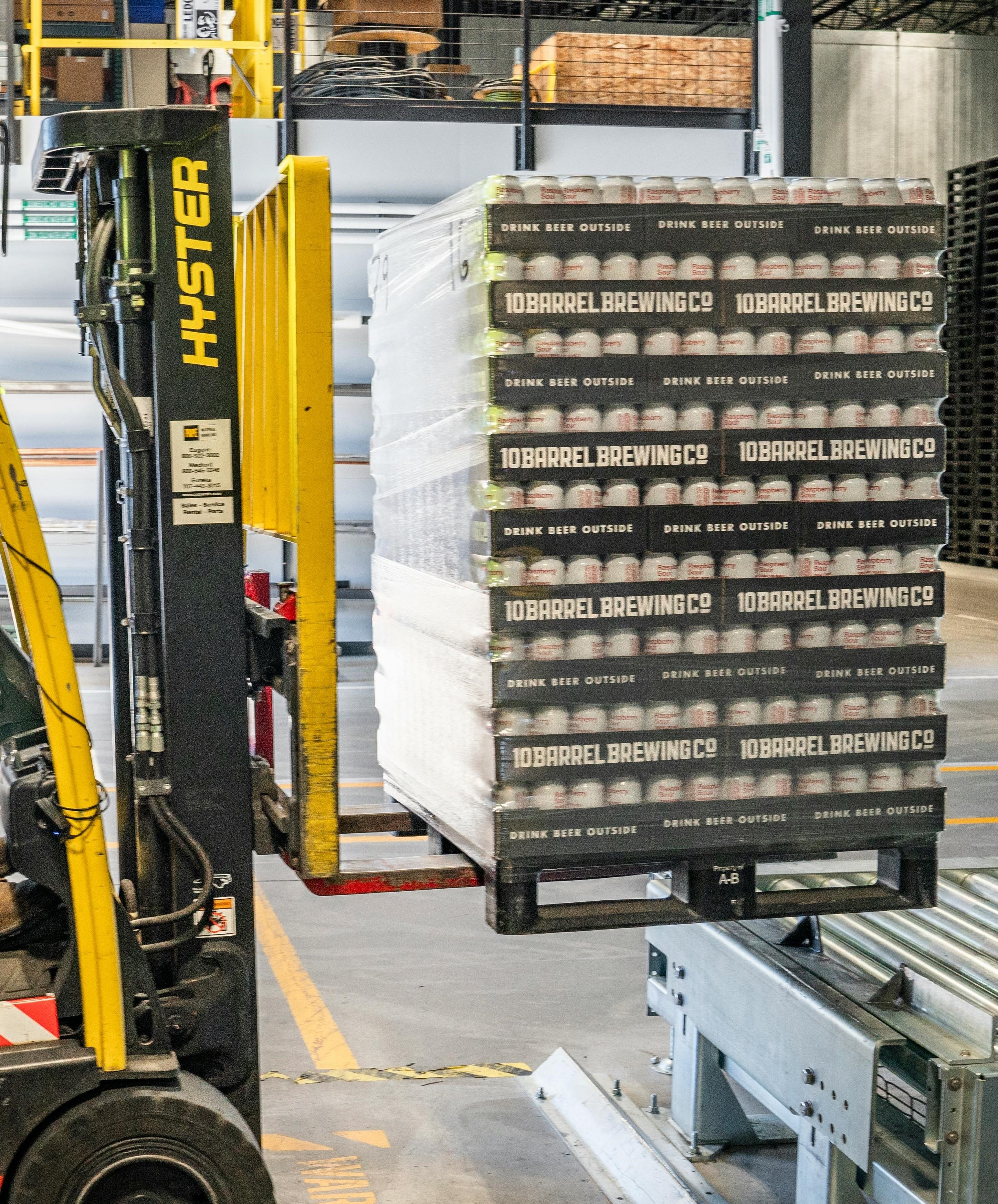 Pallet transport with customs clearance Customs clearance with an experienced team